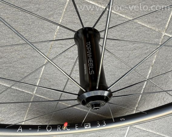 Roue avant 700C x 33, à patins, montage artisanale (TOPWHEELS)