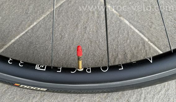 Roue avant 700C x 33, à patins, montage artisanale (TOPWHEELS) - 3