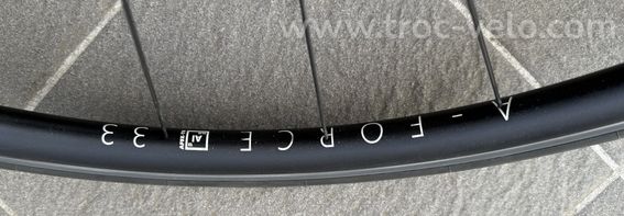 Roue avant 700C x 33, à patins, montage artisanale (TOPWHEELS) - 4