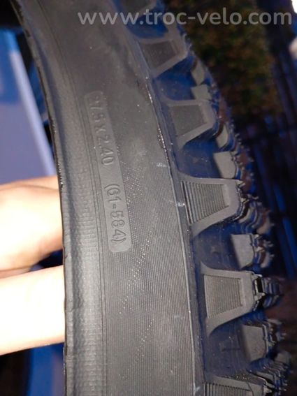 Lot de pneus Michelin enduro 27,5 pouces - 3