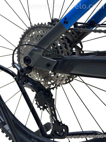 Cube Stereo Hybrid 160 HPC Actionteam 750 Carbon VTT électrique Shimano XT 2024 - 11