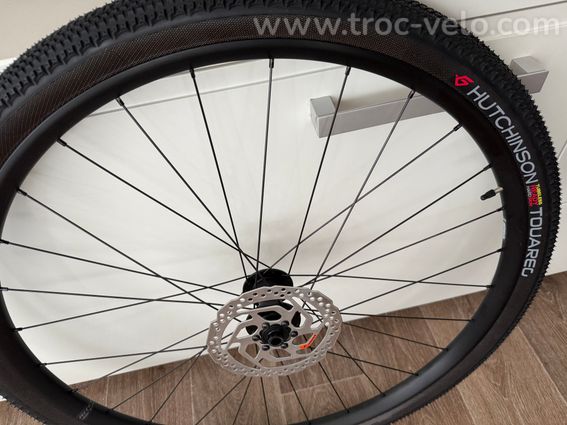 PAIRE DE ROUES NEUVE