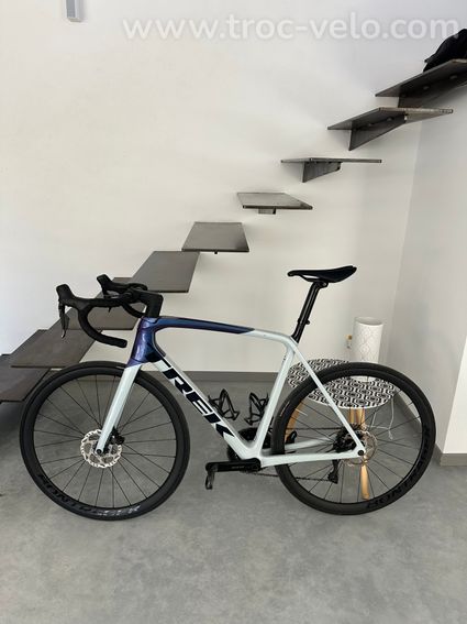 TREK Emonda SL6 2024 – Carbone – Shimano 105 Di2 – 4 000 km - 2