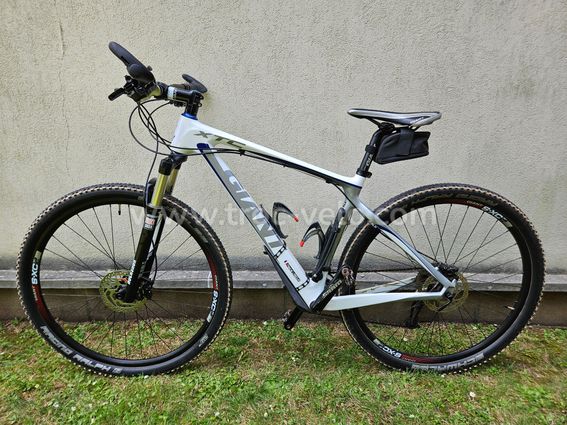 VTT semi-rigide Giant XTC Advanced (cadre carbone)