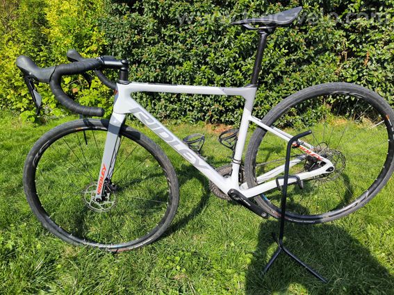 Gravel Ridley Grifn carbone – Shimano 105 11v – Taille XS – 2023 – 2 000 km