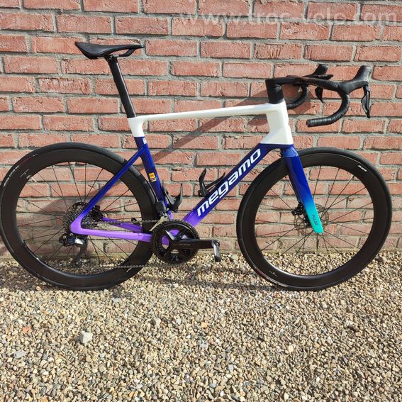 Vélo de route megamo pulse élite team buffalo