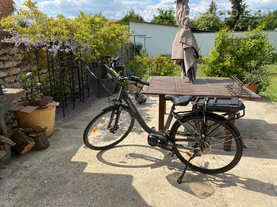 Vélo de ville électrique