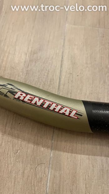 Cintre Renthal fartbar carbone 770 31.8mm - 3