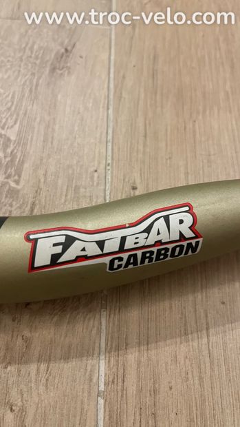 Cintre Renthal fartbar carbone 770 31.8mm - 4