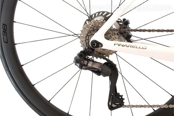 Produit Reconditionne    Pinarello F7 Di2 12v    Blanc   Velo De Route   Tres Bon Etat - 3