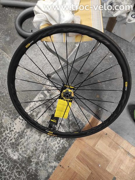 NEUF !! Roue arrière vélo de route Mavic ksyrium elite ust disque - 4