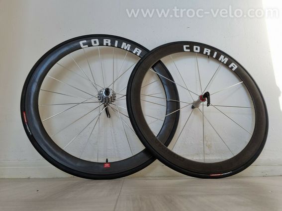 Paire de roues carbone  Corima noir. - 3