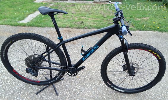 Vtt générique carbone taille M