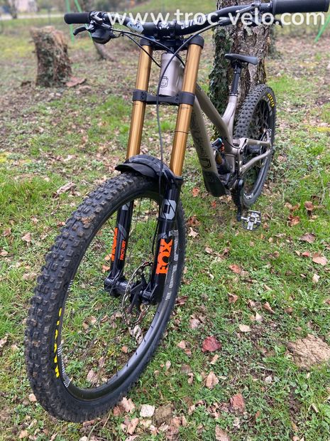 COMMENCAL SUPREME DHV4 TEAM 100% - 2