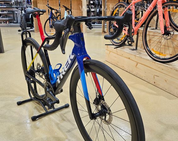 Vélo route Trek Madone SLR 7 8e gén. Ultegra Di2 - 7