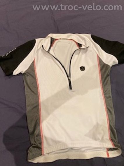 maillot manches courtes vintage en très bon état