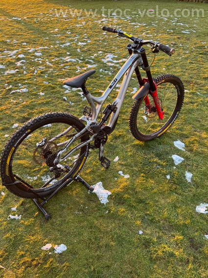 VTT DH Commencal Supreme XS   - 2