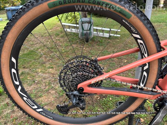 Specialized Epic Comp Carbon 2023 - Taille L - Roues Roval carbone - 2