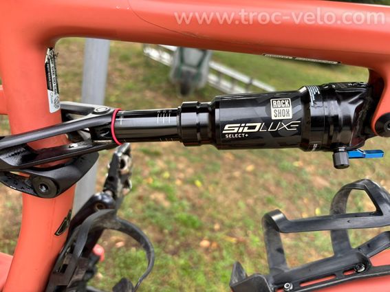 Specialized Epic Comp Carbon 2023 - Taille L - Roues Roval carbone - 3