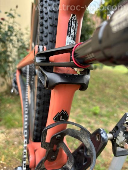 Specialized Epic Comp Carbon 2023 - Taille L - Roues Roval carbone - 5