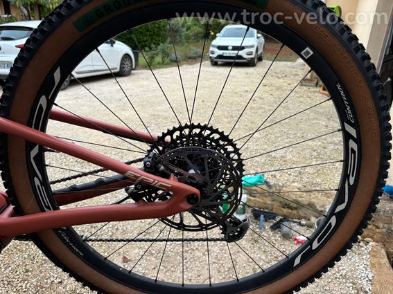 Specialized Epic Comp Carbon 2023 - Taille L - Roues Roval carbone - 8