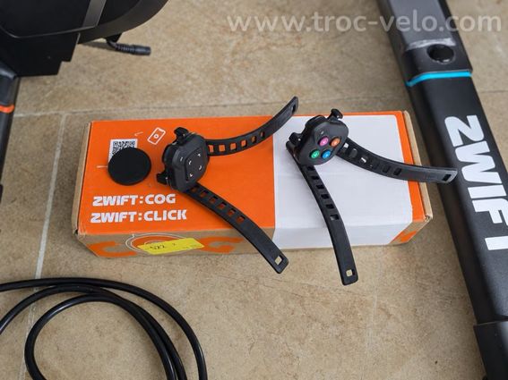 Zwift Hub Smart-Trainer avec Cog & Click - 4