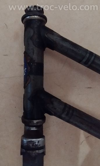 Cadre vélo ancien Magnum chapeau de gendarme en Bé - 3