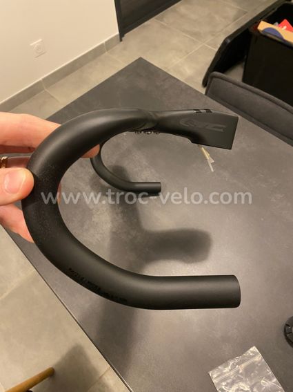 CINTRE ROUTE CARBONE EXOCET LARGEUR 44 - 42 AXE-AXE POUR POTENCE