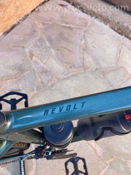 Vélo gravel Giant Revolt 1 M 2026 15km - 6