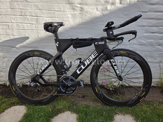Cube Aerium C68 ultegra di2 taille 52 full équipé