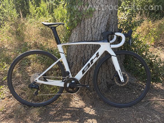Vélo de route course carbone aéro BH aerolight 6.0 premium