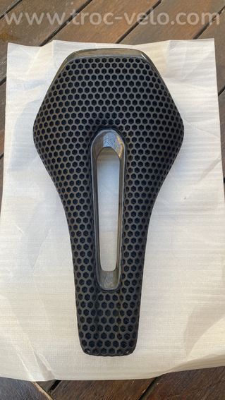 Selle RYET 3D carbone 245x135