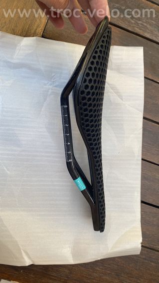 Selle RYET 3D carbone 245x135 - 3