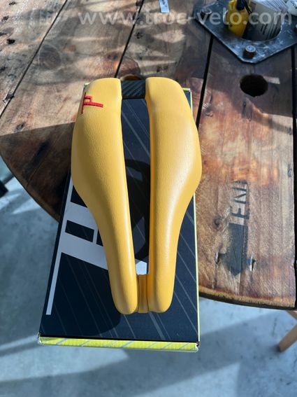 SELLE DASH STRIKE NEUVE - 4