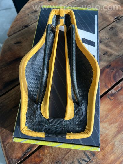 SELLE DASH STRIKE NEUVE - 5