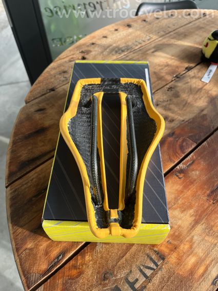 SELLE DASH STRIKE NEUVE - 6
