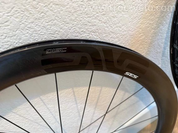 Paire de roues tubeless ENVE SES 5.6 avec disques Shimano Freehub. Moyeux Industry 9 de qualité. - 4
