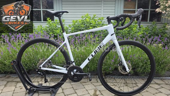 Vélo de route à disque Cube Attain GTC 105