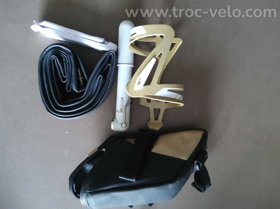 KIT SPECIALIZED sacoche de selle + porte bidon + mini-pompe +demonte-pneu + chambre à air Coloris Or - 2