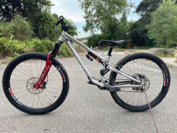 commencal meta tr race 2023 - 9