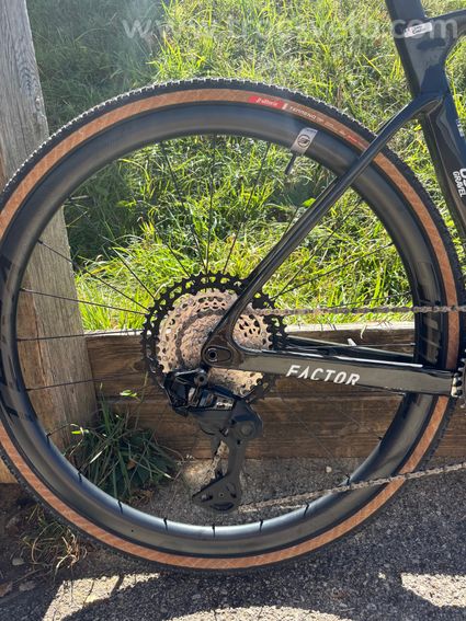 Vélo Factor Ostro Gravel carbone - 3