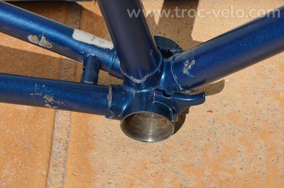 Cadre et fourche de vélo de route vintage français — Motobécane Équipe Pro en tubes acier Vitus 172. - 5