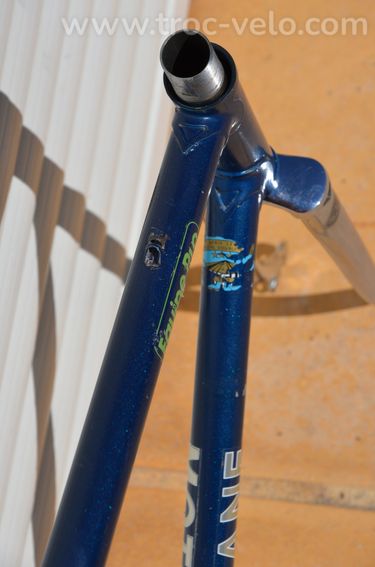 Cadre et fourche de vélo de route vintage français — Motobécane Équipe Pro en tubes acier Vitus 172. - 6