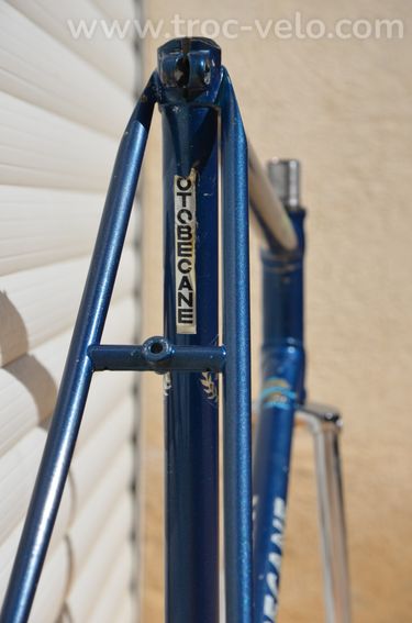 Cadre et fourche de vélo de route vintage français — Motobécane Équipe Pro en tubes acier Vitus 172. - 8