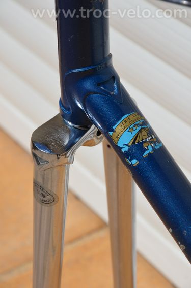 Cadre et fourche de vélo de route vintage français — Motobécane Équipe Pro en tubes acier Vitus 172. - 15