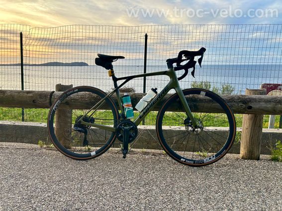 Vélo route Lapierre Pulsium SAT 7.0 Ultegra Di2 2024