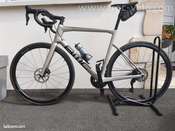 BMC Teammachine SLR Five 2023 - Shimano 105 Di2 12v - Roues HUNT -Taille 58