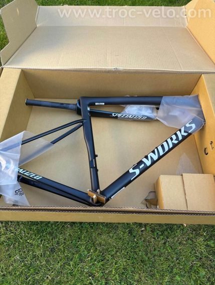 Cadre NEUF S-WORKS SL8 -Taille 56 – Bleu métallisé Saturn / Carbone - 2