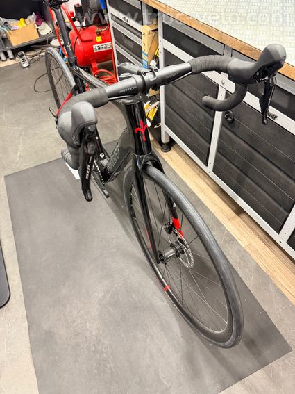 WILIER GARDA HYBRID 2025 taille M couleur Noir Rouge - 2