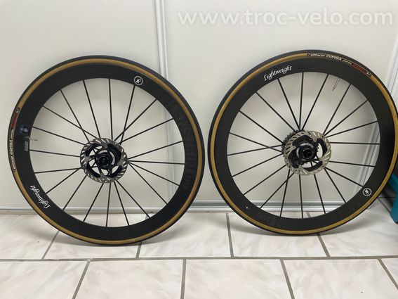 roues carbone ligghtweight meilenstein evo